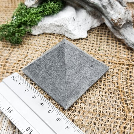 Пирамиды талькохлорит 6 см