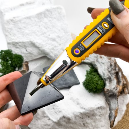 Пирамиды гармонизаторы шунгит/талькохлорит 5 см, шунгит